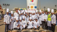 دبي تدخل غينيس بأكبر كوب من الشاي الساخن