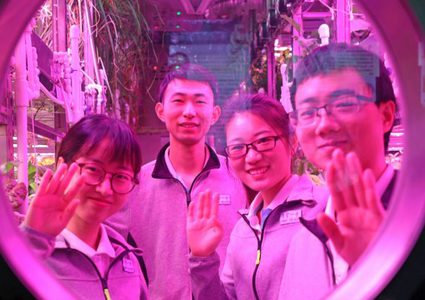 طلاب صينيون في محاكاة مدتها 200 يوم للحياة على سطح القمر