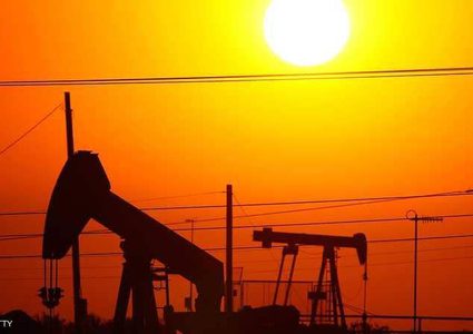 النفط "يتماسك" بفعل الطلب والدولار