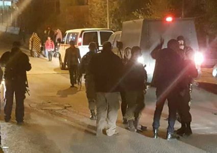 مستوطن يدهس طفلاً بالقرب من الحرم الإبراهيمي(فيديو)