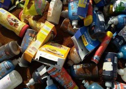 وزارة الاقتصاد تتلف 24 طنا من المواد الفاسدة