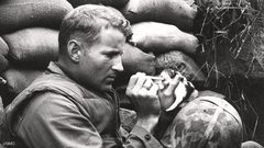 وفاة صاحب الصورة الأشهر والأكثر انسانية في الحرب الكورية