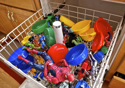 الألعاب البلاستيكية المستعملة " سم قاتل"