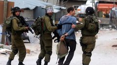 الاحتلال يعتقل شابًا من بلدة الخضر