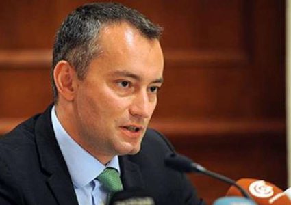 ميلادينوف يُحذّر من إنهيار غزة ويكشف أن انقاذها يكمن في عودة حكومة الوفاق