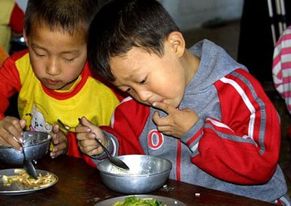 المجاعة "تهدد 60 ألف طفل" في كوريا الشمالية