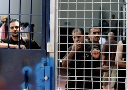 قراقع: أسرى الـ48 شاهد على التمييز العنصري في معتقلات الاحتلال