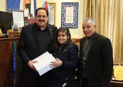 صيدم يمنح استثناءً لأسيرة محررة ويستقبل أخريات على مقعد الوزير