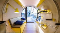 بالصور.. حتى أنابيب الصرف الصحي باتت ممكنة للسكن