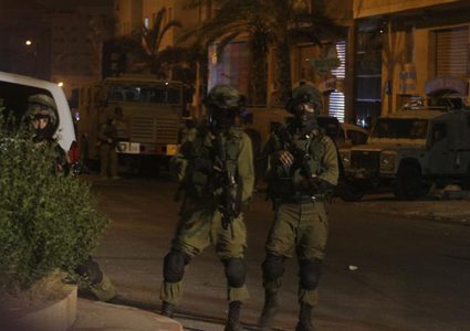 الاحتلال يعتقل مواطنا بزعم محاولة تنفيذ عملية دهس