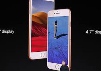 تجربة لإغراق هاتفي أيفون وسامسونغ في مشروب غازي