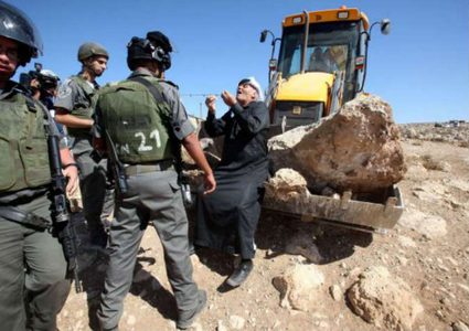 الاحتلال يصادر 4 دونمات من بلدة كفر الديك بسلفيت