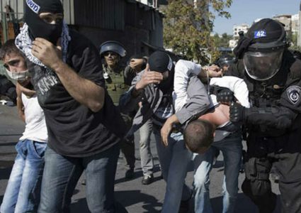 الاحتلال يعتقل خمسة أطفال خلال مواجهات في مخيم شعفاط