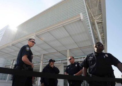 محتال" خطير" يطالب بسجن انفرادي لهذه الأسباب