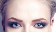 أفكار مذهلة لمكياج العيون السموكي