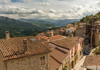 قرية إيطالية تبيع منازلها بدولار واحد فقط