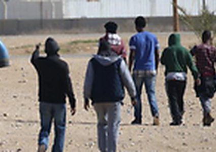 زعيم إريتيريا ينتقد خطة إسرائيل بترحيل المهاجرين