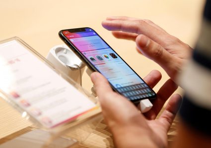 تقليص إنتاج "آيفون إكس"