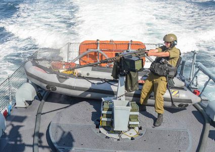 زوارق الاحتلال تستهدف صيادي شمال غزة