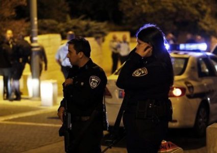 الإحتلال يعتقل شابين من وادي عارة بزعم حيازتهما للسلاح