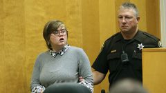 طفلة تسدد لصديقتها 19 طعنة.. إرضاءً لشخصية خيالية