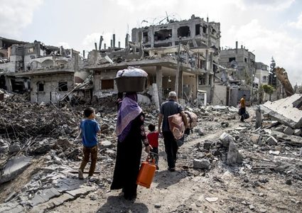 الإعلام العبري: الانهيار الاقتصادي في غزة ينذر بالحرب ونتنياهو سيضطر لضخ الأدوية والغذاء تجنباً للمواجهة
