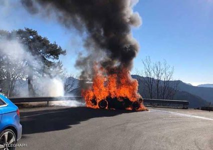 نجاة مقدمي برنامج "توب غير" بعد احتراق سيارة رياضية