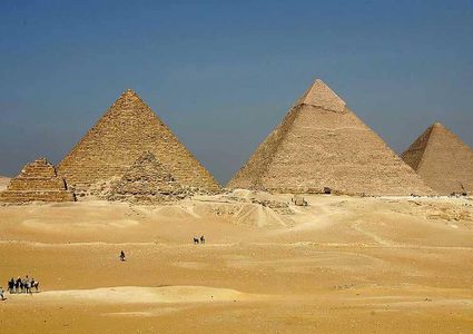 مصر.. إكتشاف أثري جديد قرب هرم خوفو