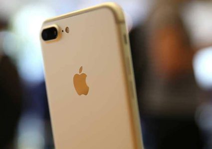 أبل تعترف بمشكلة عمرها سنة في آيفون.. وتصلحها "مجانا"