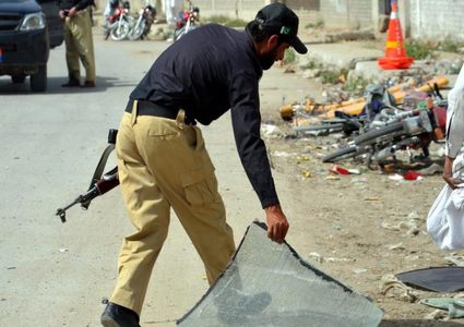 مقتل 11 جنديًا واصابة 13 من الجيش الباكستاني في هجوم انتحاري