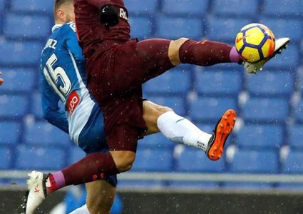 برشلونة يفلت من الهزيمة من أسبانيول