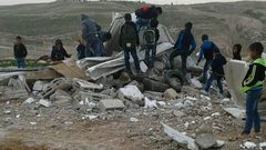 الاحتلال يهدم غرفتين دراسيتين في تجمع أبو النوار البدوي