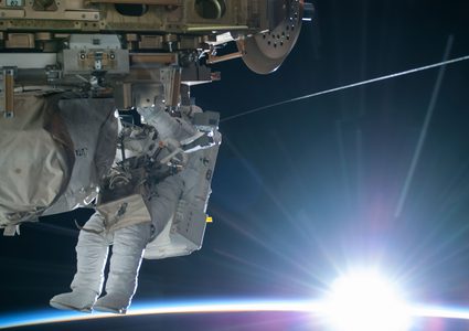 "السير الفضائي" متاح للأثرياء