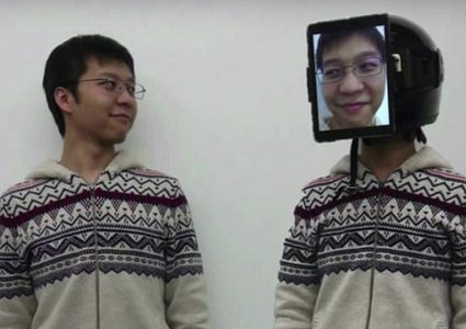 "روبوت" يعيش حياتك عوضاً عنك