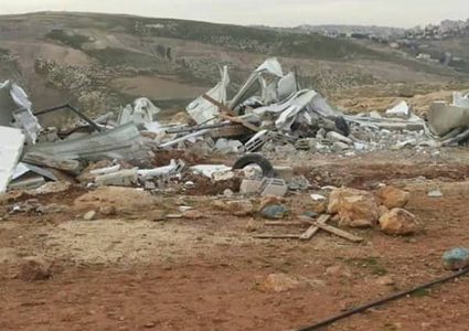 "التربية": تدمير مدرسة تجمع أبو نوار جريمة نكراء