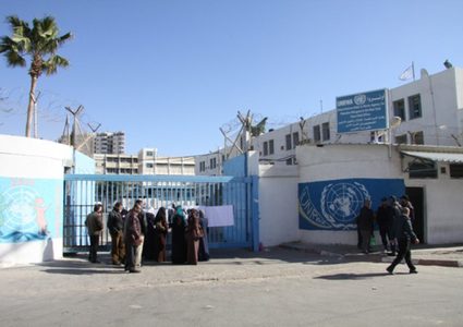 اللجان الشعبية في مخيمات الضفة ترفض اتفاق اتحاد العاملين مع الأونروا