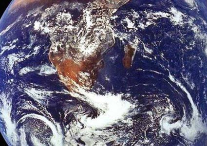 خلل مغناطيسي يهدد الأرض