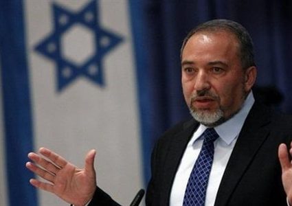 ليبرمان: لا نية لعملية عسكرية ضد غزة ولا خطوات لإنعاش اقتصادها دون التفاوض على قضية الأسرى