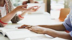 هل أنظمة تعلم اللغة سبقت وجود البشر؟