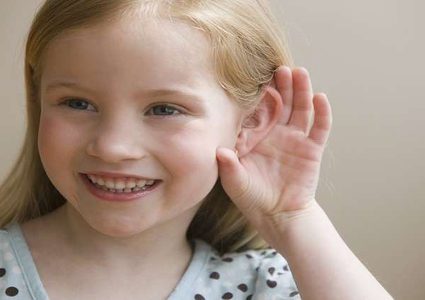 أطفال يحصلون على آذان جديدة!