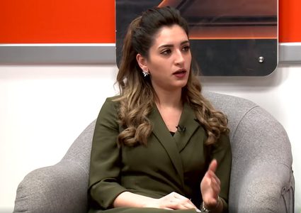 أفكار عصرية لتنسيق الملابس (فيديو)