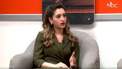 أفكار عصرية لتنسيق الملابس (فيديو)