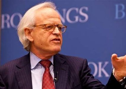 سفير أميركي سابق: حكومة الإحتلال تستخدم نهج الانحناء لضغوط المستوطنين