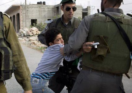 الاحتلال يفرج عن طفل مصاب من سلفيت