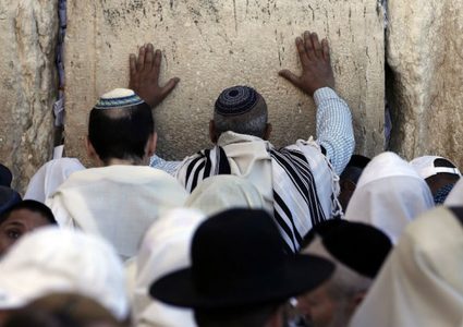 إسرائيل تبني منطقة مختلطة للصلاة قرب حائط البراق