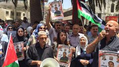 وقفة دعم ومساندة للأسرى في طولكرم