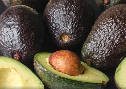 أطعمة ينصح تناولها أثناء المذاكرة (فيديو)