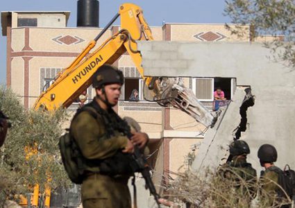 الاتحاد الأوروبي يدعو إسرائيل لوقف هدم البيوت