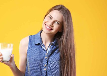 أيهما أفضل لصحة قلبك.. الحليب الكامل أم منزوع الدسم؟