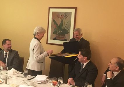 السفير معروف يطلع برلمانيين كنديين على آخر التطورات السياسية